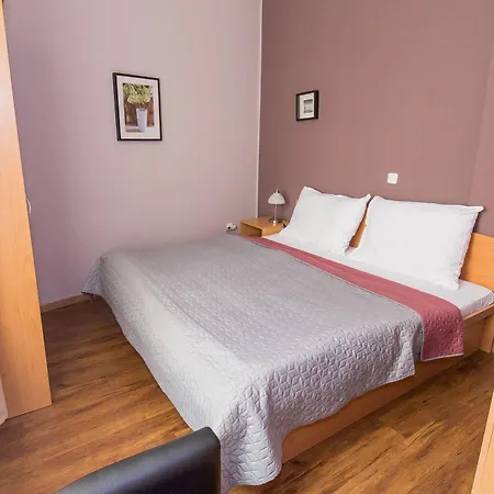 Irida Hotel 3*